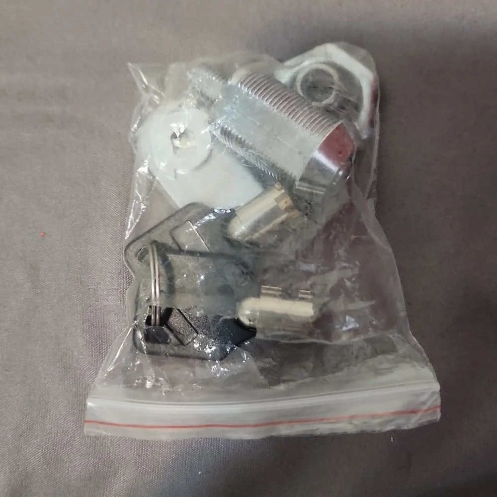 Cupboard drawer lock set